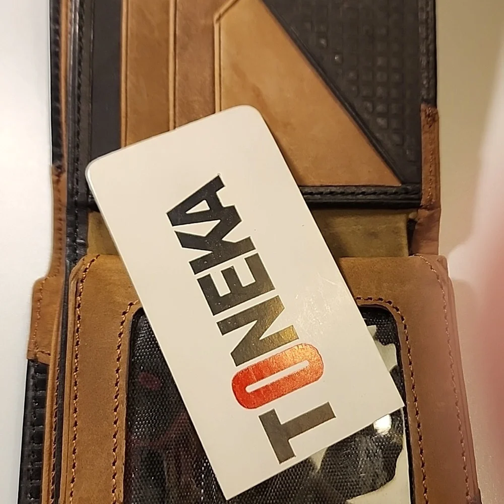Men's Toneka Leather Two-tone Billfold Wallet. New.